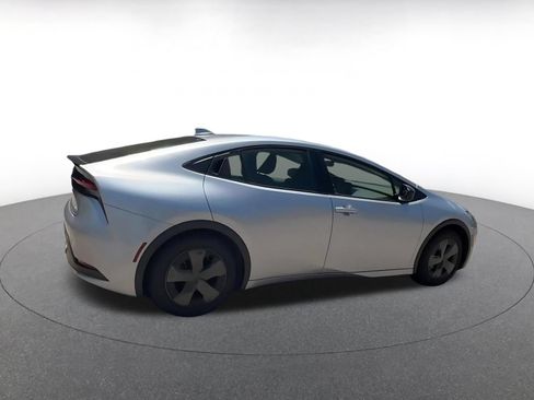 Used 2025 Toyota Prius LE FWD image 15