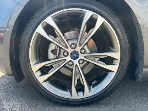 Used 2017 Ford Fusion Titanium FWD image 18