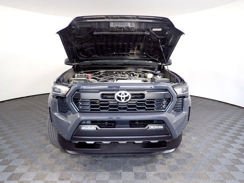 Used 2025 Toyota Tacoma TRD Sport image 10