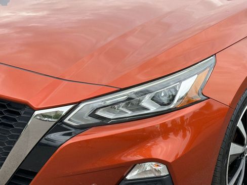 Used 2020 Nissan Altima 2.5 SR FWD image 11