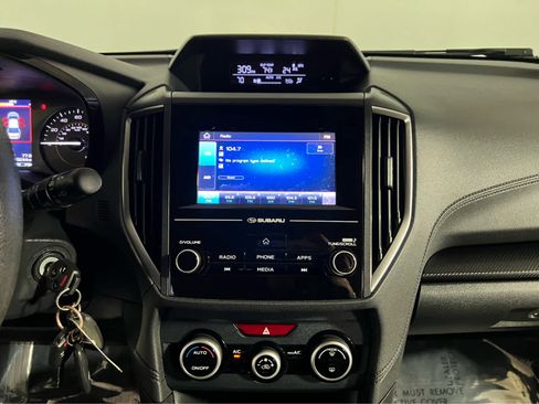 Used 2021 Subaru Crosstrek 2.0i AWD/4WD image 11
