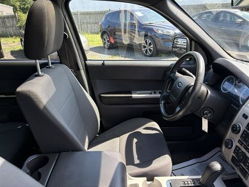 Used 2011 Ford Escape XLT w/ 201A Rapid Spec Order Code AWD/4WD image 21