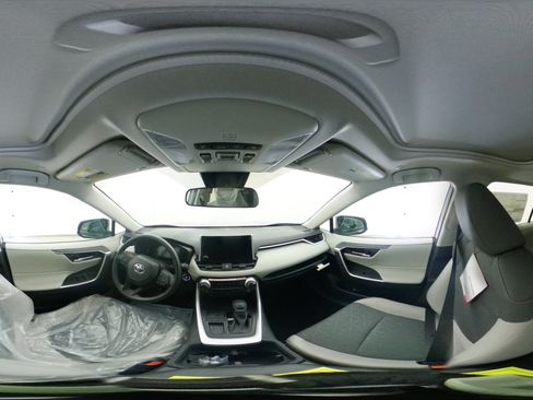 New 2025 Toyota RAV4 XLE image 33