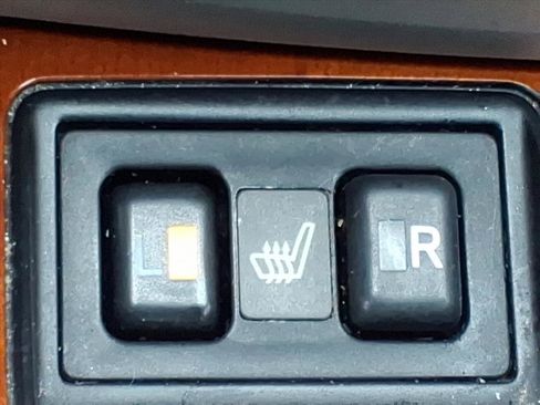 Used 2010 Toyota Camry XLE image 8