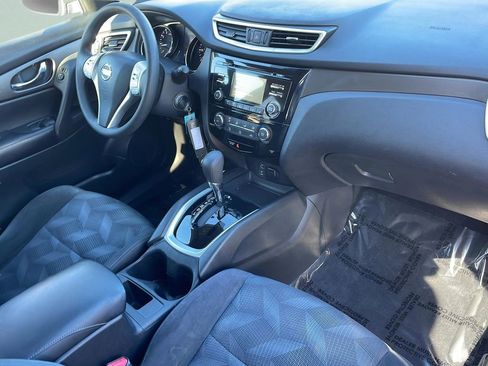 Used 2016 Nissan Rogue S w/ S Family Package image 17