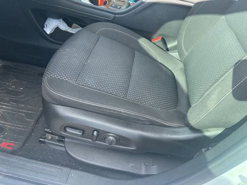 Used 2021 GMC Acadia SLE w/ Driver Convenience Package image 10