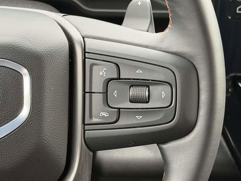 Used 2025 GMC Sierra 1500 AT4 w/ AT4 Premium Package AWD/4WD image 16