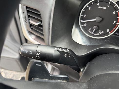 Used 2023 Nissan Rogue SV FWD image 17