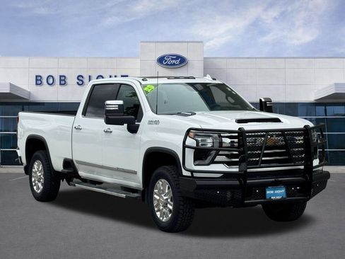 Used 2025 Chevrolet Silverado 3500 High Country w/ Technology Package AWD/4WD image 2