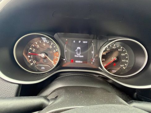 Used 2019 Jeep Compass Latitude FWD image 13