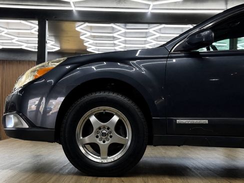 Used 2011 Subaru Outback 2.5i Premium w/ All-Weather Pkg AWD/4WD image 3