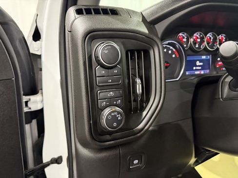 Used 2022 Chevrolet Silverado 2500 Custom w/ Custom Convenience Package image 16