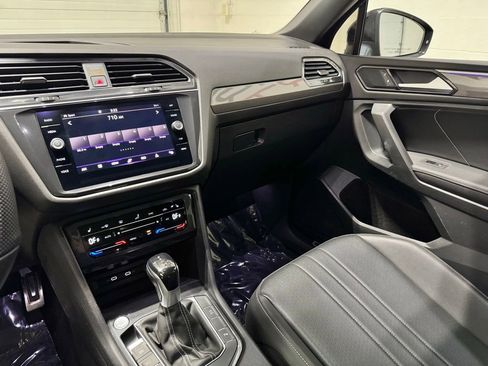 Used 2022 Volkswagen Tiguan SE R-Line image 18