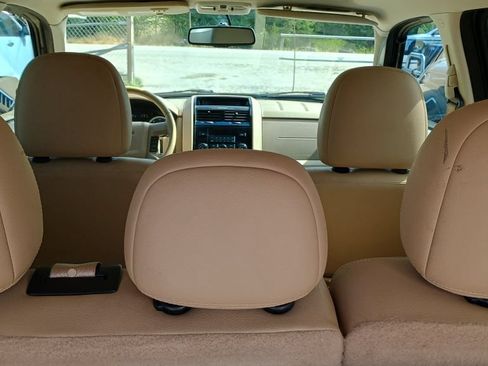 Used 2011 Ford Escape Limited w/ 302A Rapid Spec Order Code FWD image 27