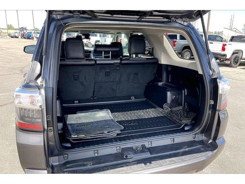 Used 2020 Toyota 4Runner SR5 Premium w/ Moonroof Package AWD/4WD image 10