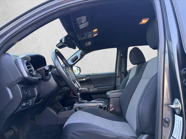 Used 2020 Toyota Tacoma TRD Off-Road AWD/4WD image 11