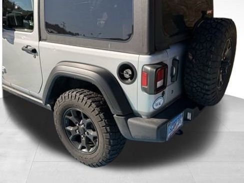 Used 2022 Jeep Wrangler Sport image 8
