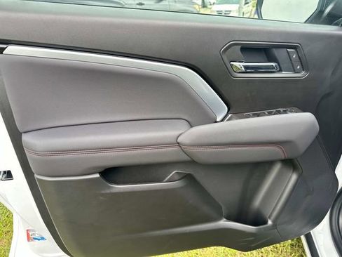 Used 2025 Chevrolet Colorado Z71 image 19