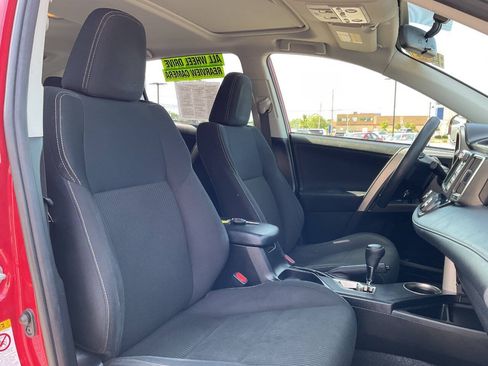 Used 2015 Toyota RAV4 XLE AWD/4WD image 40