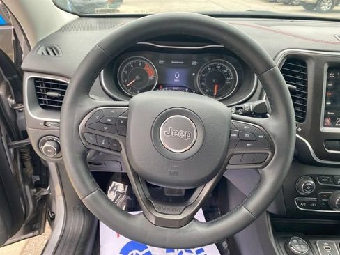Used 2019 Jeep Cherokee Trailhawk w/ Cold Weather Group AWD/4WD image 13