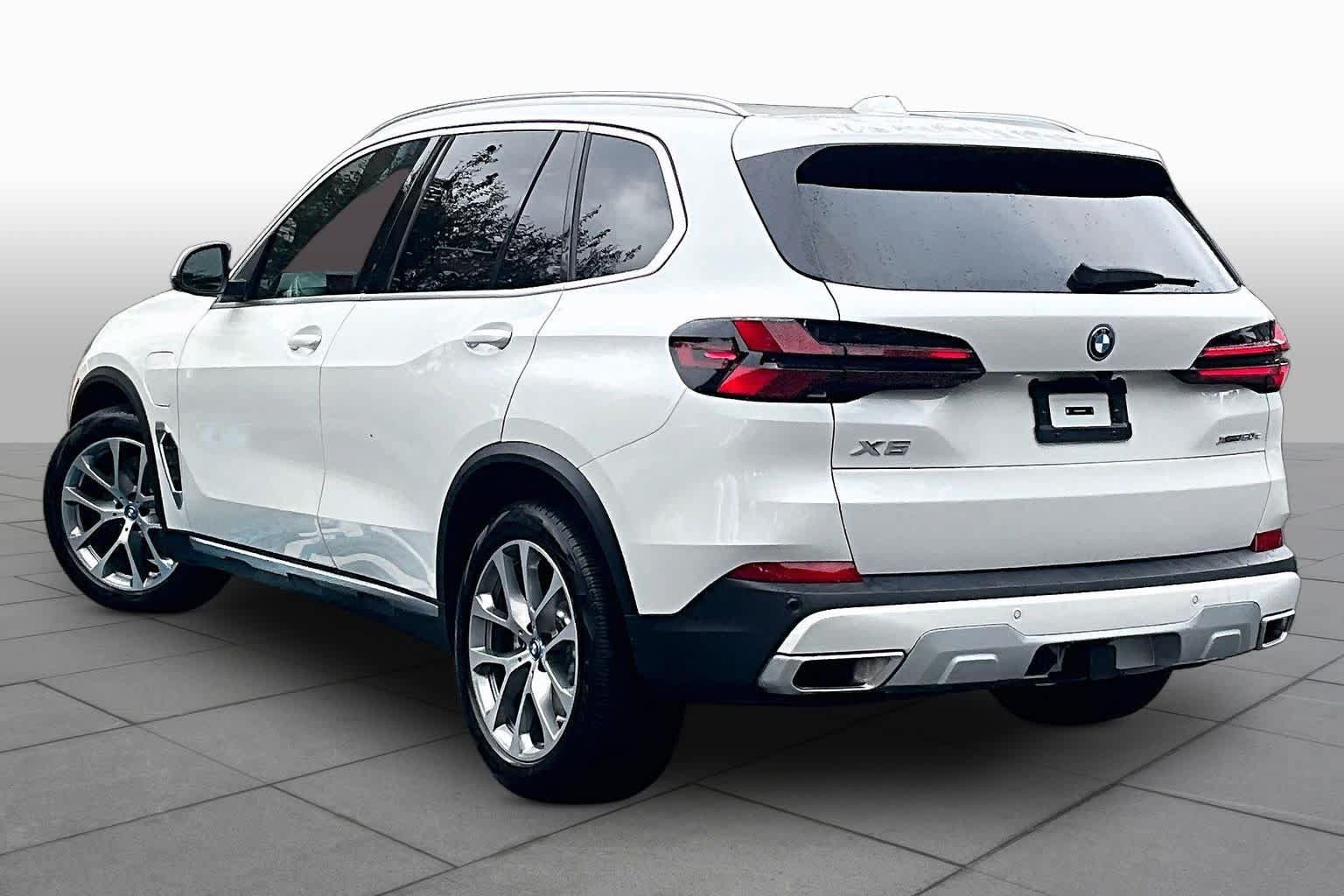 Used 2025 BMW X5 xDrive50e w/ Executive Package AWD/4WD image 12
