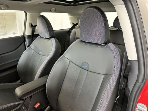 Certified 2025 MINI Cooper 2-Door Hardtop image 12