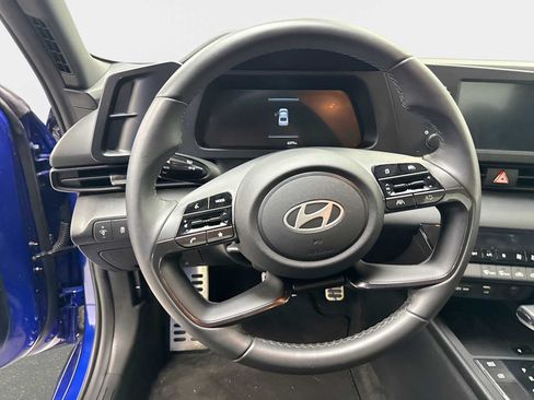 Used 2025 Hyundai Elantra Sport FWD image 11
