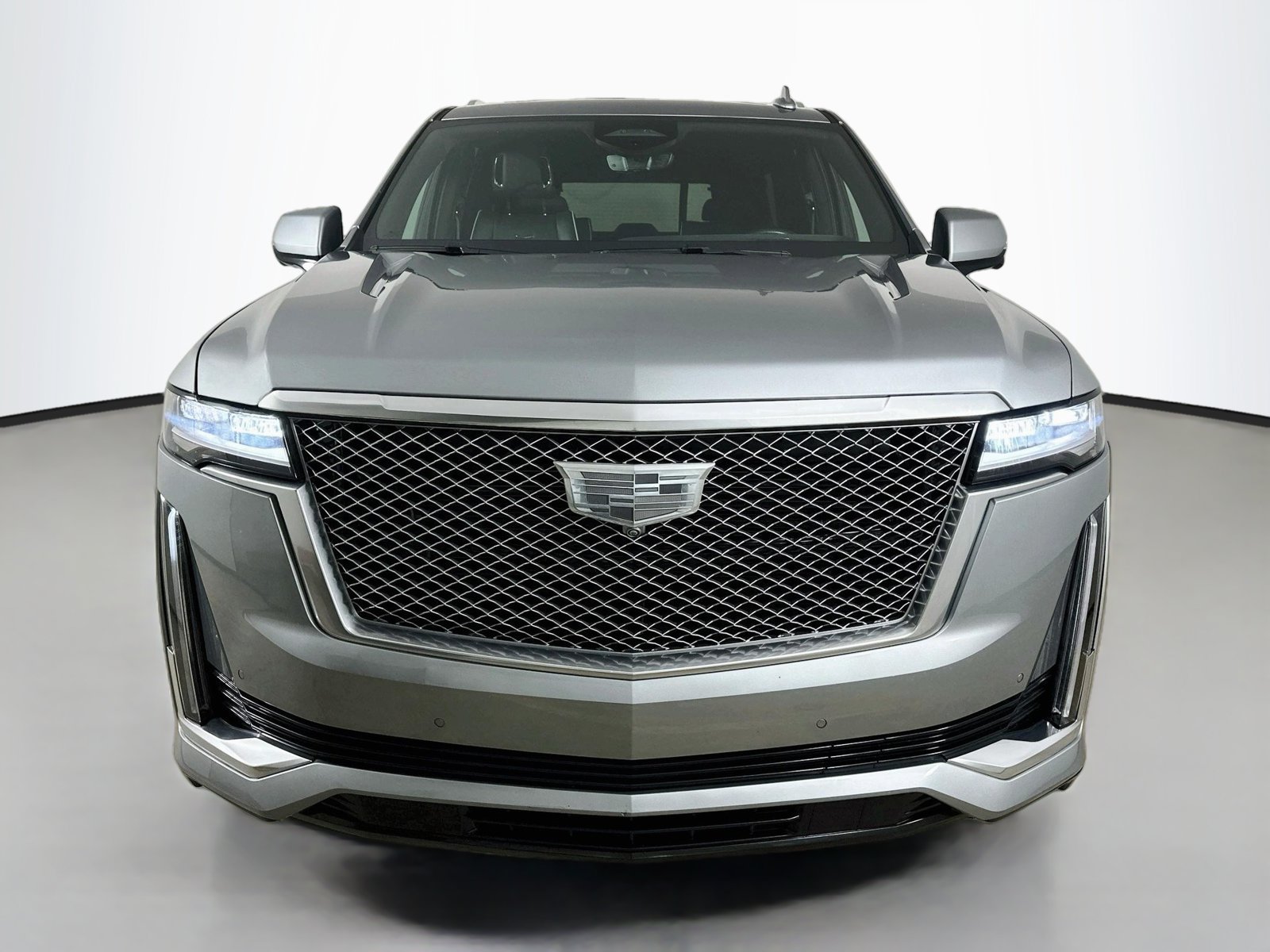 Used 2023 Cadillac Escalade Premium Luxury w/ LPO, Radiant Package AWD/4WD image 2