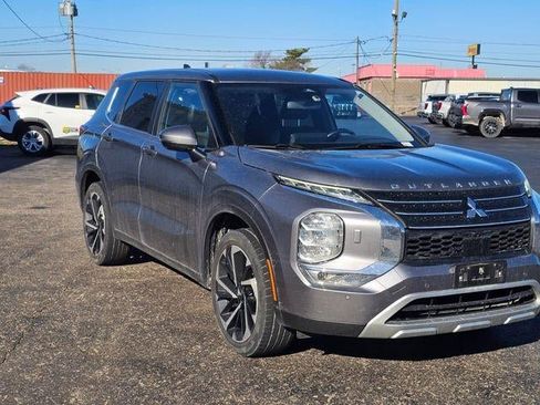 Used 2022 Mitsubishi Outlander SE image 4