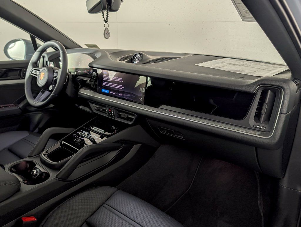 New 2026 Porsche Cayenne Coupe AWD/4WD image 19