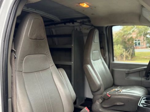 Used 2017 GMC Savana 2500 image 12