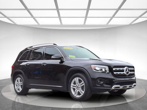 Used 2020 Mercedes-Benz GLB 250 w/ Premium Package image 3