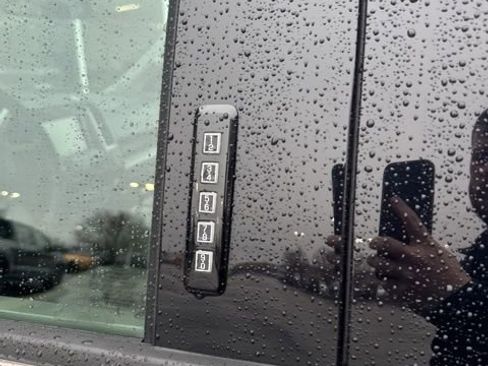 Used 2019 Ford F150 XLT w/ Equipment Group 302A Luxury image 11