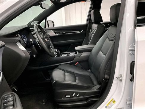 Used 2024 Cadillac XT6 Sport w/ Technology Package AWD/4WD image 24