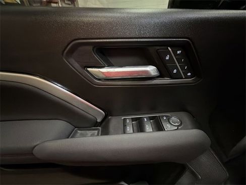 Used 2024 Chevrolet Colorado Z71 w/ LPO, Dark Essentials Package image 13