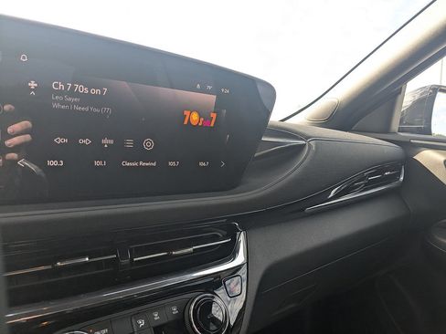 Used 2025 Buick Envista Sport Touring FWD image 23