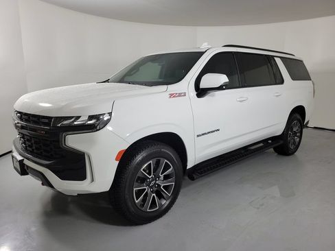 Used 2023 Chevrolet Suburban Z71 w/ Luxury Package AWD/4WD image 2