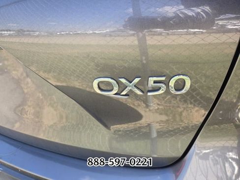 Used 2021 INFINITI QX50 Luxe w/ Appearance Package FWD image 4
