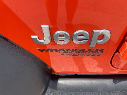 Used 2018 Jeep Wrangler Unlimited Sport S AWD/4WD image 8