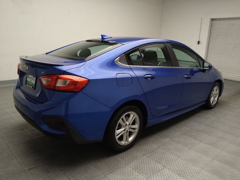 Used 2017 Chevrolet Cruze LT w/ Convenience Package FWD image 9
