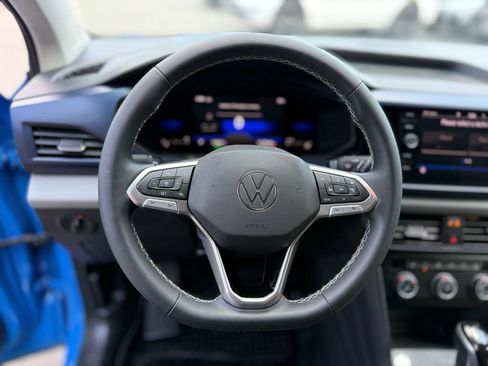 Used 2022 Volkswagen Taos SE AWD/4WD image 6