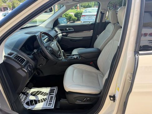 Used 2018 Ford Explorer Platinum AWD/4WD image 9