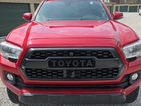 Certified 2021 Toyota Tacoma TRD Off-Road image 10