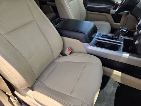 Used 2017 Ford F150 Lariat w/ Equipment Group 502A Luxury AWD/4WD image 13