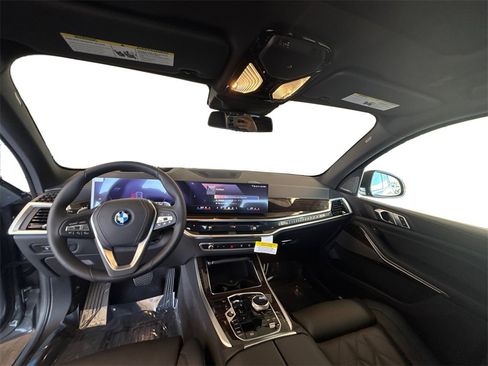 New 2026 BMW X5 xDrive50e w/ Executive Package image 19
