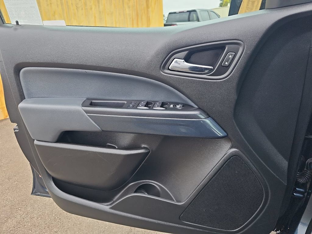 Used 2019 Chevrolet Colorado Z71 AWD/4WD image 26