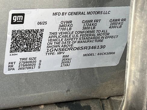 Used 2025 Chevrolet Suburban Z71 AWD/4WD image 30