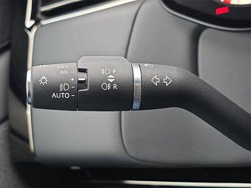 Used 2025 Land Rover Range Rover Sport SE image 30