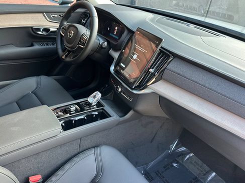 New 2026 Volvo XC90 B5 Core w/ Protection Package Premier AWD/4WD image 18