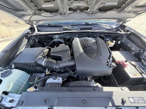 Used 2017 Toyota Tacoma TRD Off-Road image 35